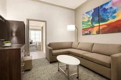 Image de 2 Queen Suites w/ Breakfast at Buena Vista, Minutes to SeaWorld Orlando!