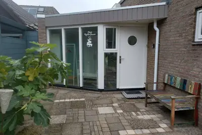 Image de Two person Studio, Kapitein Brouwer.