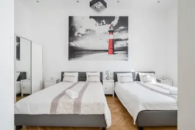 Image de Spacious Stay at Bank Center Parlament Neighbor