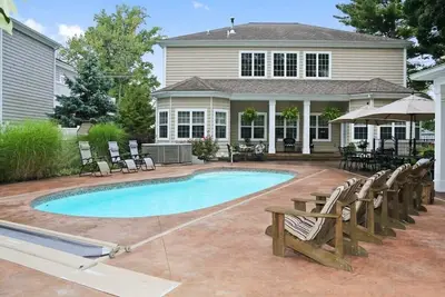 Image de Inn Like a Lamb | Pool, Hot Tub, Fire Pit, Putting Green | Dog Pet Friendly