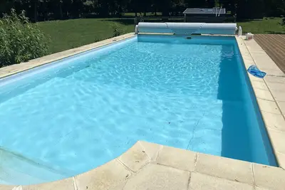 Image de Maison de campagne avec piscine pour des week-ends en famille ou entre amis.