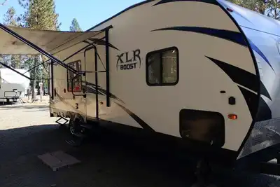 Image de Rv11 Xlr - 27' Family Toy Hauler - Sleeps 6