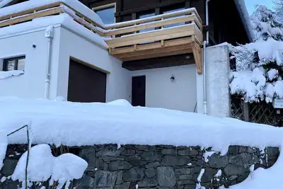 Image de Cosy 5 bedroom chalet view Mont Blanc hot tub cosy fire amazing summer hikes