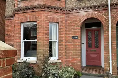 Domik super modern home, 4 ensuite bedrooms, garden, pet friendly