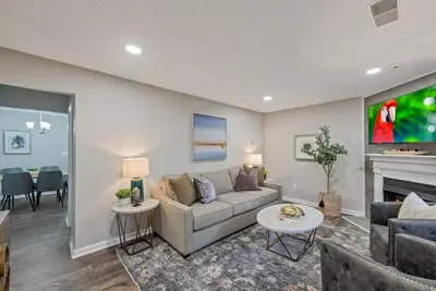 Image de Ath - Downtown Woodstock Luxury - Walk to Cherokee Amphitheater (1/4 mile) 3 Bedroom
