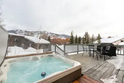 Image de Gather the Whole Crew at Grand Generations Lodge – 7br Mountain Retreat!