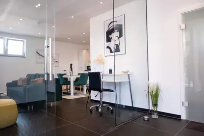 Image de Klassen Apartments! Erleben Sie Biberach in Diesem Stillvollem Bungalow