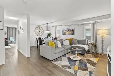 Image de Luxury 7br Haven in Mississauga| Near Square one| Minutes to Airport| Sleeps 16+