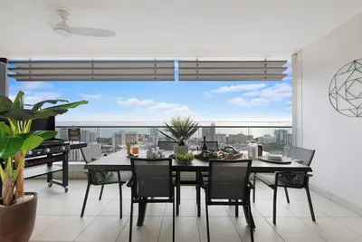 Image de High Top Retreat City Chic With Ocean Outlooks