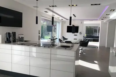 Image de Luxury Villa with Outdoor Pool - #villamuenchen#insta//Long-term rental welcome