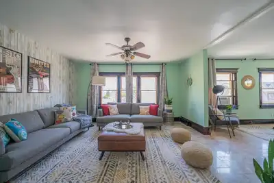 Image de Luxury 8 Br/4. 5 Ba - Just 1 block from the Beach!
