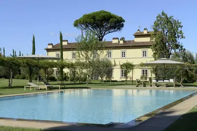 Image de 6 bedroom luxury villa, private pool, spa, wine cellar, maid service, Lucca 5km