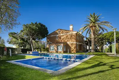 Image de Oxfor - Maison Jumelée avec Piscine Communautaire