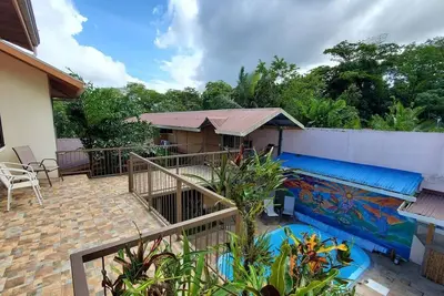 Image de Sleeps 3 - Ac - Private Apartment with View - Hot Water - Pool\n\n