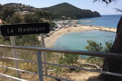 Image de Appartement 'Appartement Vue Mer À La Madrague' avec vue sur mer, terrasse privée