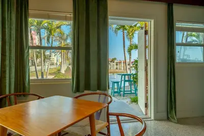 2101 · Sunny Water-View Apartment with Terrazzo Floor