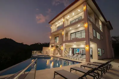 Image de Casa Maverick. New 2024 Los Suenos Resort Private Pool Ocean View 7br Sleeps 20