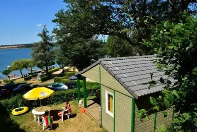 Image de Chalet Panoramic \"Vue Lac\" (terrasse couverte + lave vaisselle + Option Clim Tv) 4 Ă 5 personnes - 4 pers. inclus dans le tarif