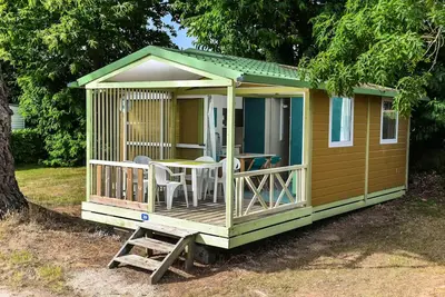Image de Chalet Standard 25m² (2 chambres ) + terrasse couverte 2 à 5 personnes - 2 pers. inclus dans le tarif