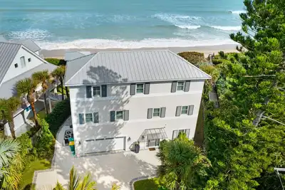 Image de Luxury Oceanfront Beach House - all bedrooms have spectacular views - Sleeps 6+