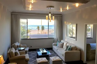 Image de Beach Front Copacabana Condo with Ocean Views!