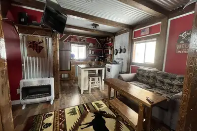 Image de Timberframe Cabin in the Alaskan Backcountry