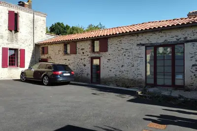 Image de Gîte de vacances La Charmille - Côté Cour
