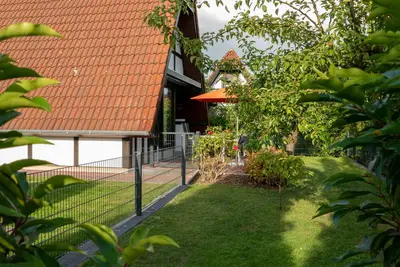 Image de Ferienhaus 50 Lederstrumpf 66qm bis 4 Personen mit Haustier - Ferienhaus Lederstrumpf im Feriendorf