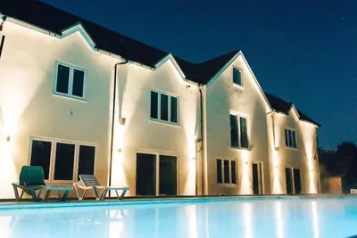 Image de Luxury House with pool and hot tub. Rural private setting