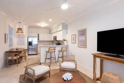 Image de Islamorada Getaway | 2 Family Ready Bayfront Villa w/ Spacious Living Area