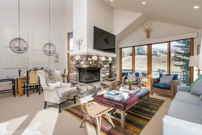Image de Book a Summer Stay Today! Spacious Townhome located on the Elkhorn Golf Course!