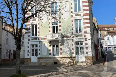 Image de Appartement 3 étoiles tout confort, près des thermes, avec toit-terrasse ensoleillé à Bourbonne-les-Bains