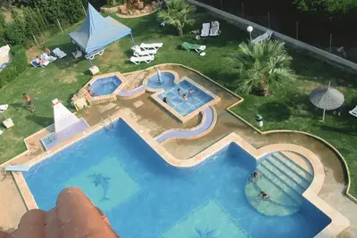 Image de Appartement en bord de mer avec piscine, jardin et restaurant, Ă 4 km du centre d'AlcalĂ de Xivert