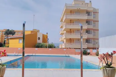 Image de Appartement 2 chambres avec terrasse, piscine, WiFi et parking à 150m de la plage