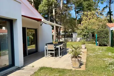 Image de Maison rénovée 8-10 pers avec jardin clos, proche plage et forêt, WiFi, stationnement inclus