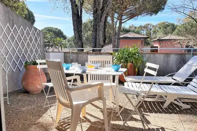 Image de Duplex 3 pièces avec piscine, terrasse et parking - 6 couchages - Le Lavandou