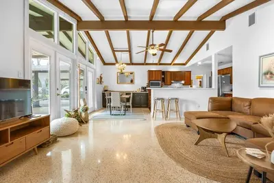 Image de Beachside Paradise | Game Room & Pool Oasis
