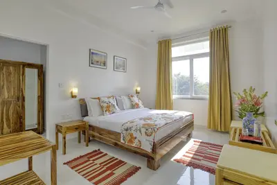 Image de Cozy room in Jaipur amidst lush greens. Experience Indian Hospitality!