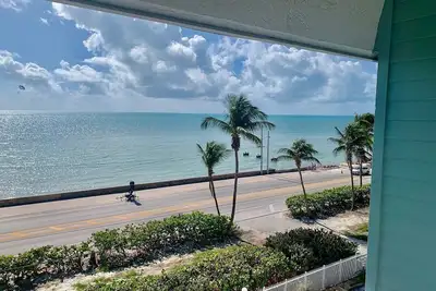 Image de Key West Oceanfront Escape with Pool, Balcony & Steps from Smathers Beach