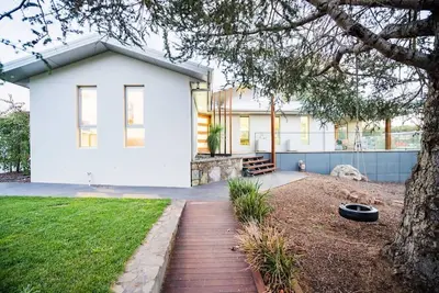 Image de Luxury Central Canberra Home For Families\/Work