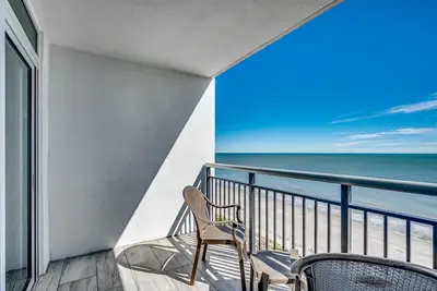 Image de New! Direct Ocean Front - Bay View on the Boardwalk by Luxury Beach Rentals