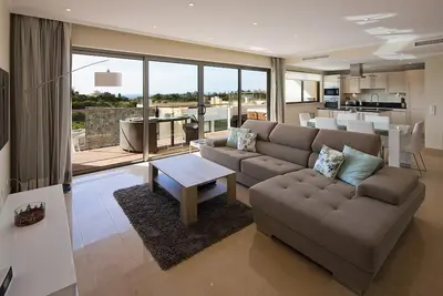 Image de Premier nº 47 - Luxury modern, spacious apartment, with fantastic sea views