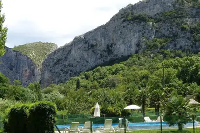 Image de Gite tout équipé dans un mas avec piscine et vue sur la \"Porte des Cévennes\"