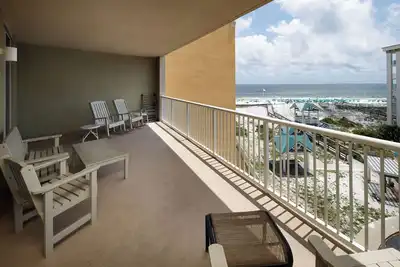 Image de Azure 420, ⛱️Beach Service Included, 🌞large balcony, New on Program