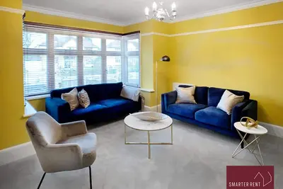 Image de Thames Ditton, 4 Bedroom Detached House