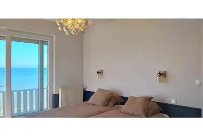 Image de Vue exceptionnelle en front de mer, 8 personnes
