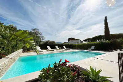 Image de Villa 4 chambres avec piscine privée et accès plage privée de la résidence