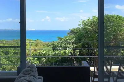 Image de Theme Suite 101 Overlooking the sea A modern mansion designed by an architect and a photographe / Uruma Okinawa