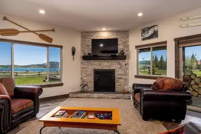 Image de 4 Season Recreational Retreat!