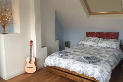 Image de Spacious self contained city apartment